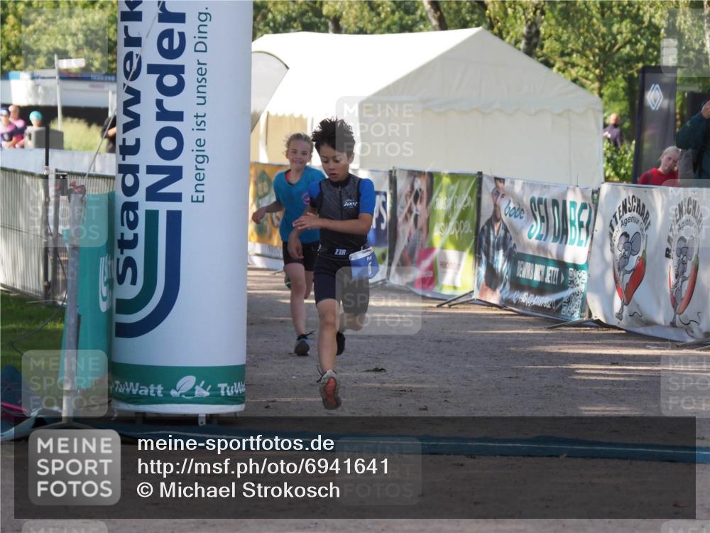 01.09.2024 - 17. Tribühne Triathlon Michael Strokosch http://msf.ph/oto/6941641 01.09.2024 09:16:41 Ziel 6, 22, 38 meine-sportfotos.de