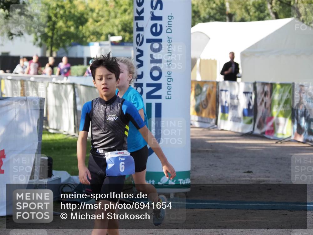 01.09.2024 - 17. Tribühne Triathlon Michael Strokosch http://msf.ph/oto/6941654 01.09.2024 09:16:44 Ziel 6, 38 meine-sportfotos.de