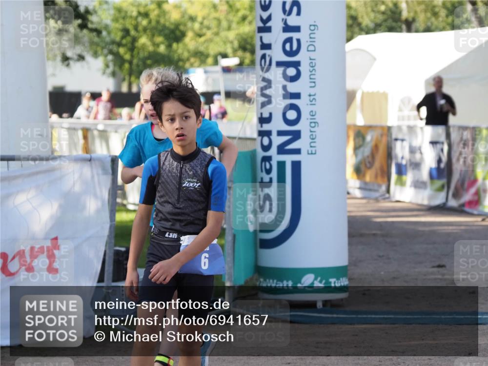 01.09.2024 - 17. Tribühne Triathlon Michael Strokosch http://msf.ph/oto/6941657 01.09.2024 09:16:45 Ziel 6, 38 meine-sportfotos.de