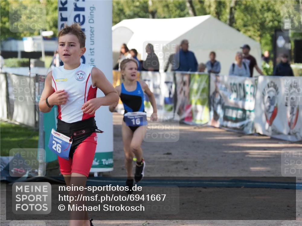 01.09.2024 - 17. Tribühne Triathlon Michael Strokosch http://msf.ph/oto/6941667 01.09.2024 09:17:22 Ziel 16, 26 meine-sportfotos.de