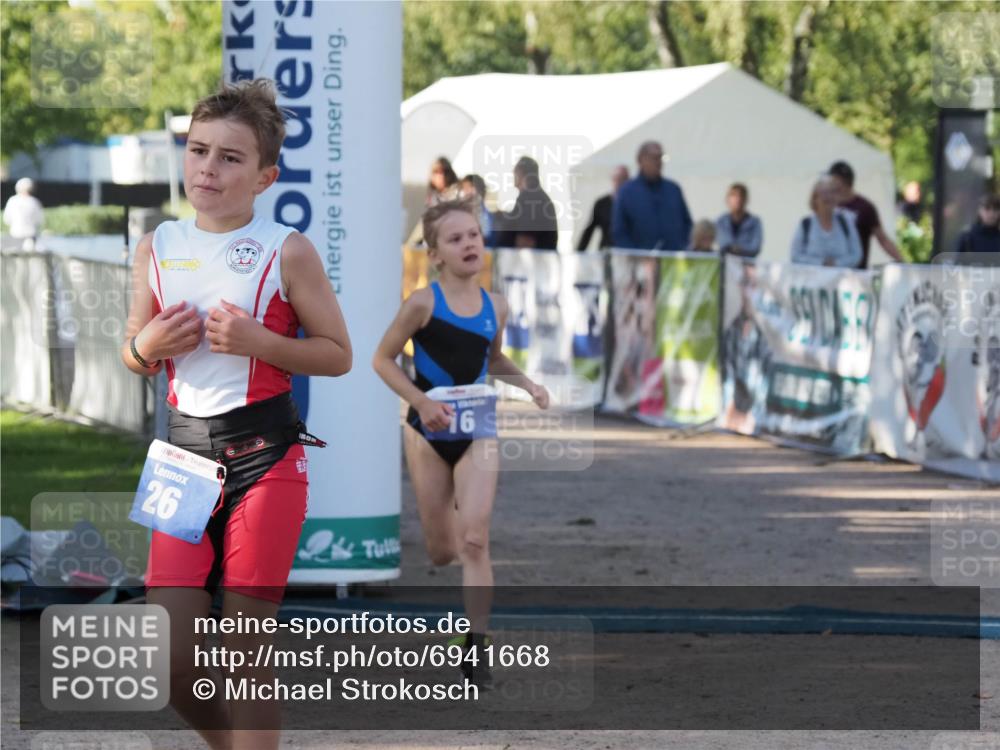 01.09.2024 - 17. Tribühne Triathlon Michael Strokosch http://msf.ph/oto/6941668 01.09.2024 09:17:22 Ziel 16, 26 meine-sportfotos.de