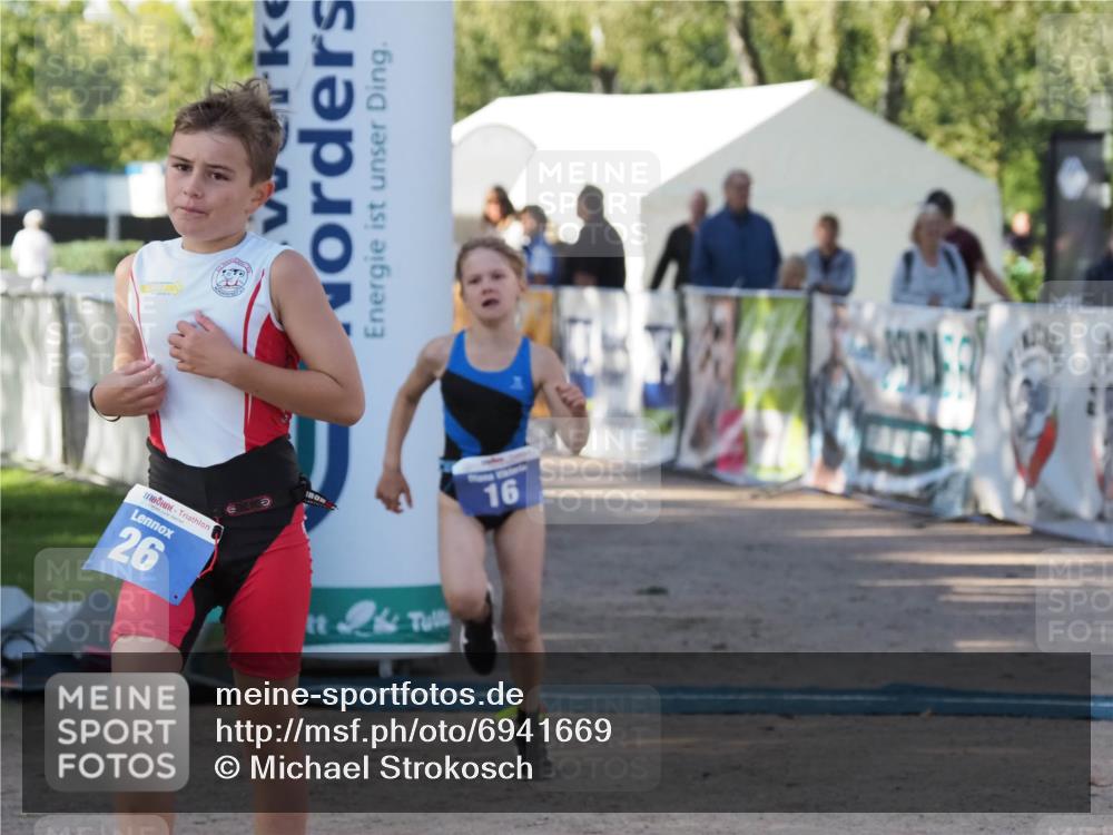 01.09.2024 - 17. Tribühne Triathlon Michael Strokosch http://msf.ph/oto/6941669 01.09.2024 09:17:23 Ziel 16, 26 meine-sportfotos.de