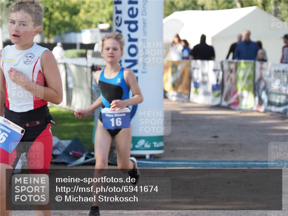 01.09.2024 - 17. Tribühne Triathlon Michael Strokosch http://msf.ph/oto/6941674 01.09.2024 09:17:23 Ziel 16, 26 meine-sportfotos.de