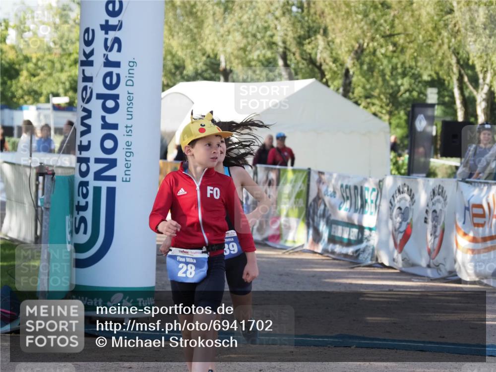 01.09.2024 - 17. Tribühne Triathlon Michael Strokosch http://msf.ph/oto/6941702 01.09.2024 09:18:00 Ziel 28 meine-sportfotos.de