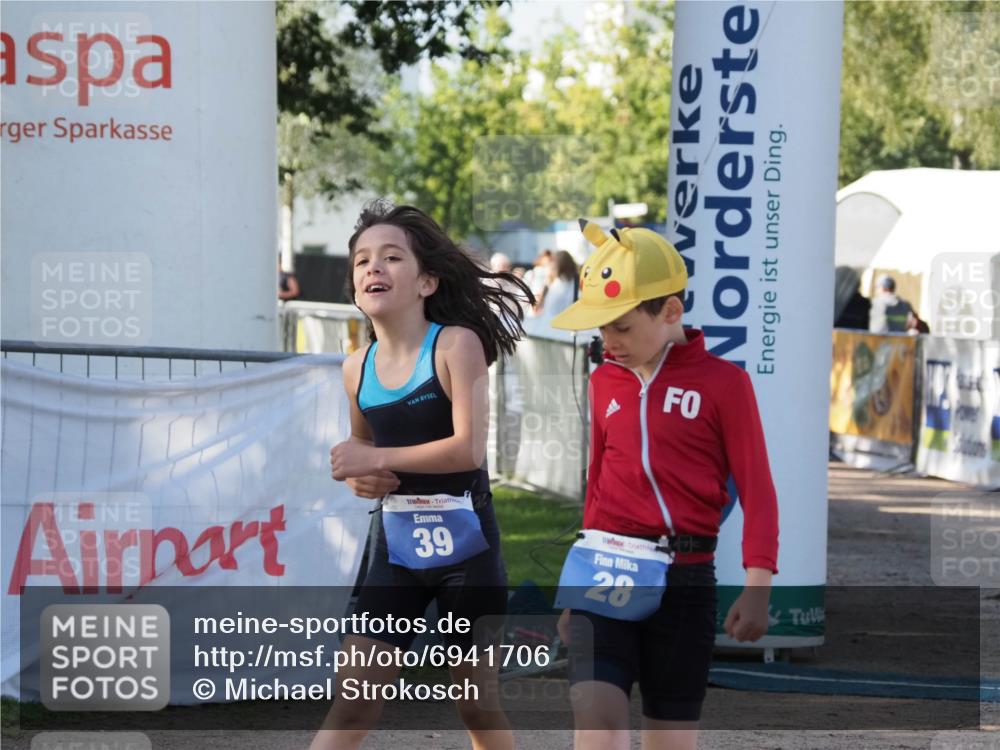01.09.2024 - 17. Tribühne Triathlon Michael Strokosch http://msf.ph/oto/6941706 01.09.2024 09:18:01 Ziel 28 meine-sportfotos.de