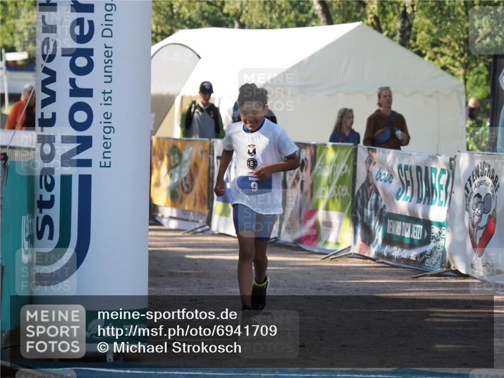 01.09.2024 - 17. Tribühne Triathlon Michael Strokosch http://msf.ph/oto/6941709 01.09.2024 09:18:23 Ziel 9 meine-sportfotos.de
