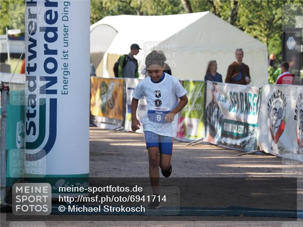 01.09.2024 - 17. Tribühne Triathlon Michael Strokosch http://msf.ph/oto/6941714 01.09.2024 09:18:24 Ziel 9 meine-sportfotos.de