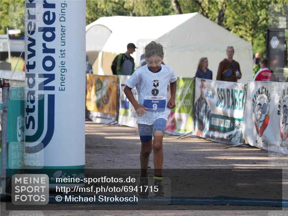 01.09.2024 - 17. Tribühne Triathlon Michael Strokosch http://msf.ph/oto/6941715 01.09.2024 09:18:24 Ziel 9 meine-sportfotos.de