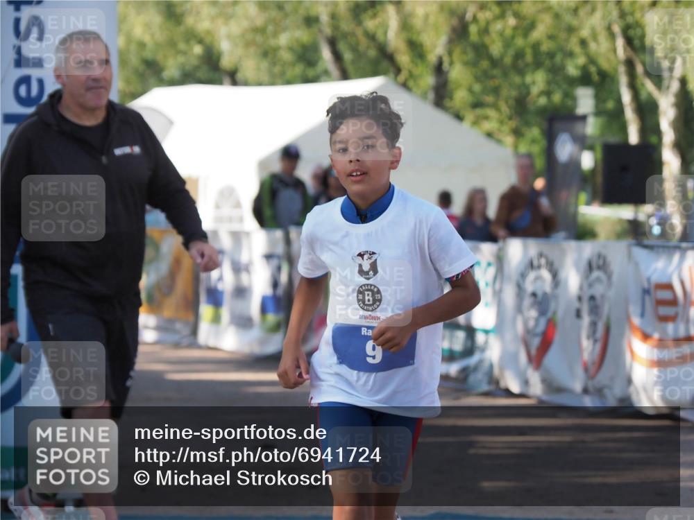 01.09.2024 - 17. Tribühne Triathlon Michael Strokosch http://msf.ph/oto/6941724 01.09.2024 09:18:26 Ziel 9 meine-sportfotos.de