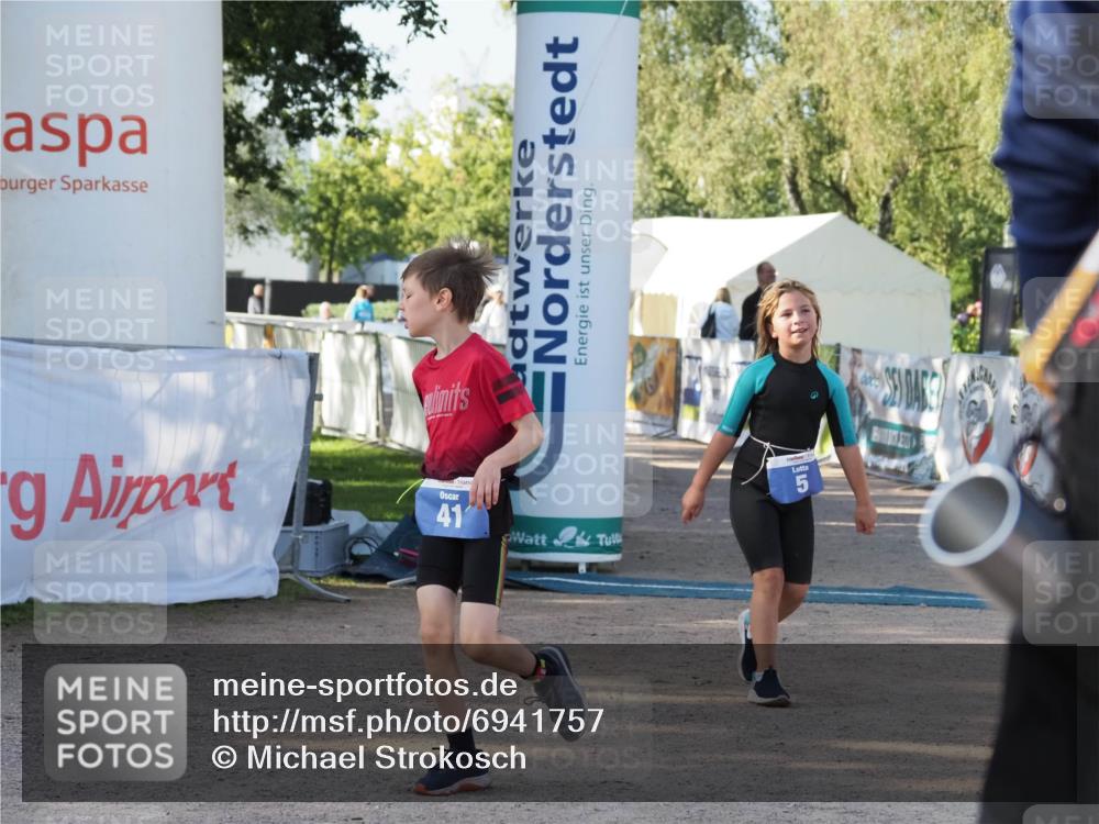 01.09.2024 - 17. Tribühne Triathlon Michael Strokosch http://msf.ph/oto/6941757 01.09.2024 09:20:23 Ziel 5, 41 meine-sportfotos.de