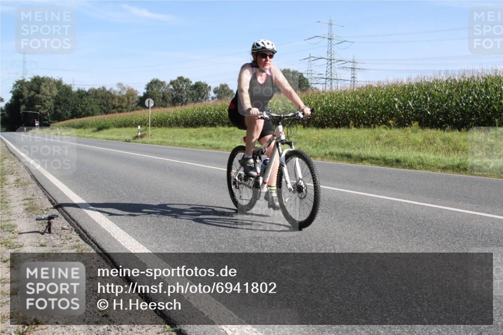 01.09.2024 - 17. Tribühne Triathlon H.Heesch http://msf.ph/oto/6941802 01.09.2024 10:37:44 Radfahren 160 meine-sportfotos.de