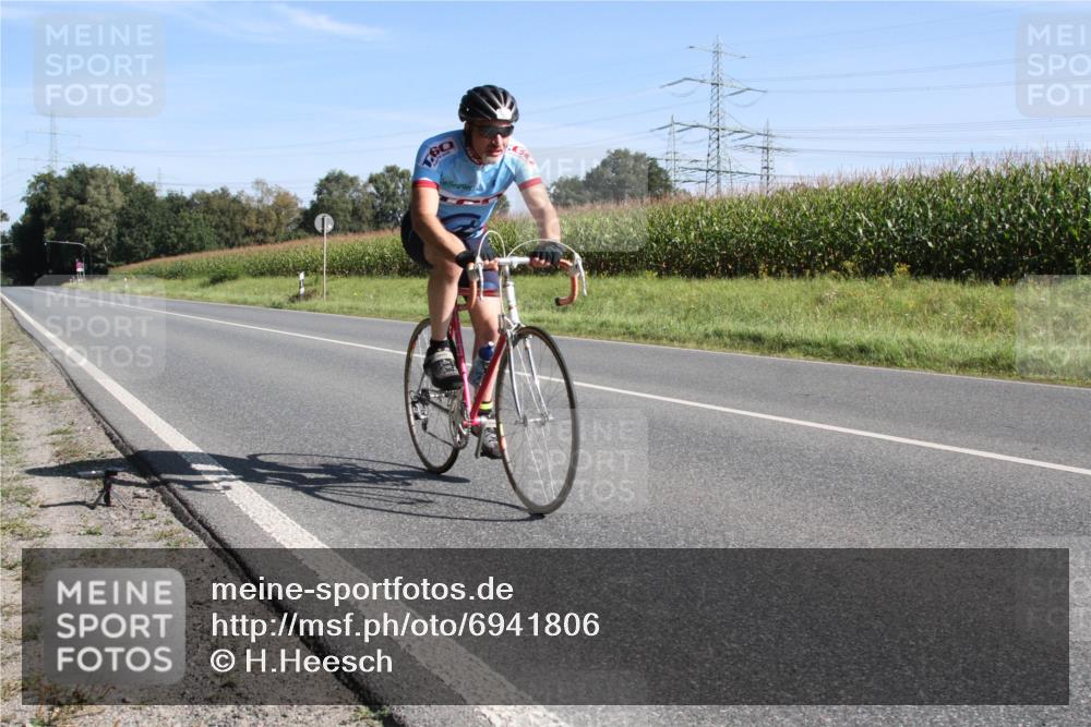 01.09.2024 - 17. Tribühne Triathlon H.Heesch http://msf.ph/oto/6941806 01.09.2024 10:39:19 Radfahren 161 meine-sportfotos.de