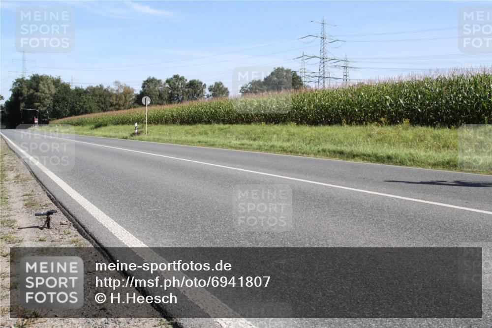 01.09.2024 - 17. Tribühne Triathlon H.Heesch http://msf.ph/oto/6941807 01.09.2024 10:39:54 Radfahren 276 meine-sportfotos.de
