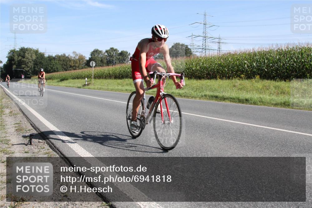 01.09.2024 - 17. Tribühne Triathlon H.Heesch http://msf.ph/oto/6941818 01.09.2024 10:41:50 Radfahren 255, 268, 285 meine-sportfotos.de