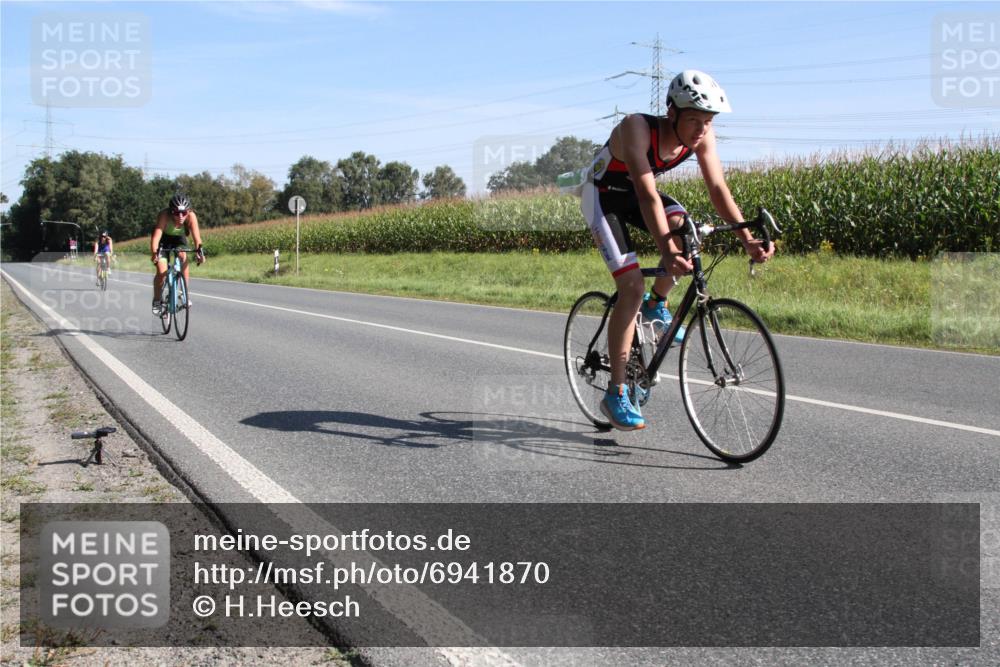 01.09.2024 - 17. Tribühne Triathlon H.Heesch http://msf.ph/oto/6941870 01.09.2024 10:44:48 Radfahren 286, 297, 304 meine-sportfotos.de