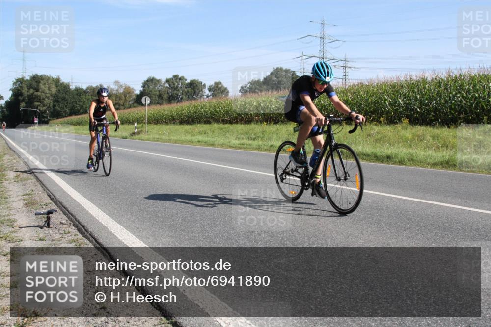 01.09.2024 - 17. Tribühne Triathlon H.Heesch http://msf.ph/oto/6941890 01.09.2024 10:46:09 Radfahren 200, 206, 213, 299 meine-sportfotos.de