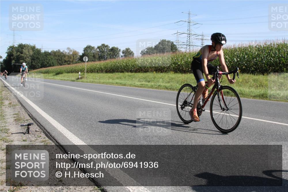 01.09.2024 - 17. Tribühne Triathlon H.Heesch http://msf.ph/oto/6941936 01.09.2024 10:47:52 Radfahren 188, 209, 212, 239, 289 meine-sportfotos.de