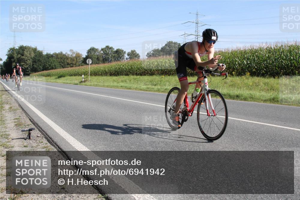 01.09.2024 - 17. Tribühne Triathlon H.Heesch http://msf.ph/oto/6941942 01.09.2024 10:48:04 Radfahren 243, 282 meine-sportfotos.de