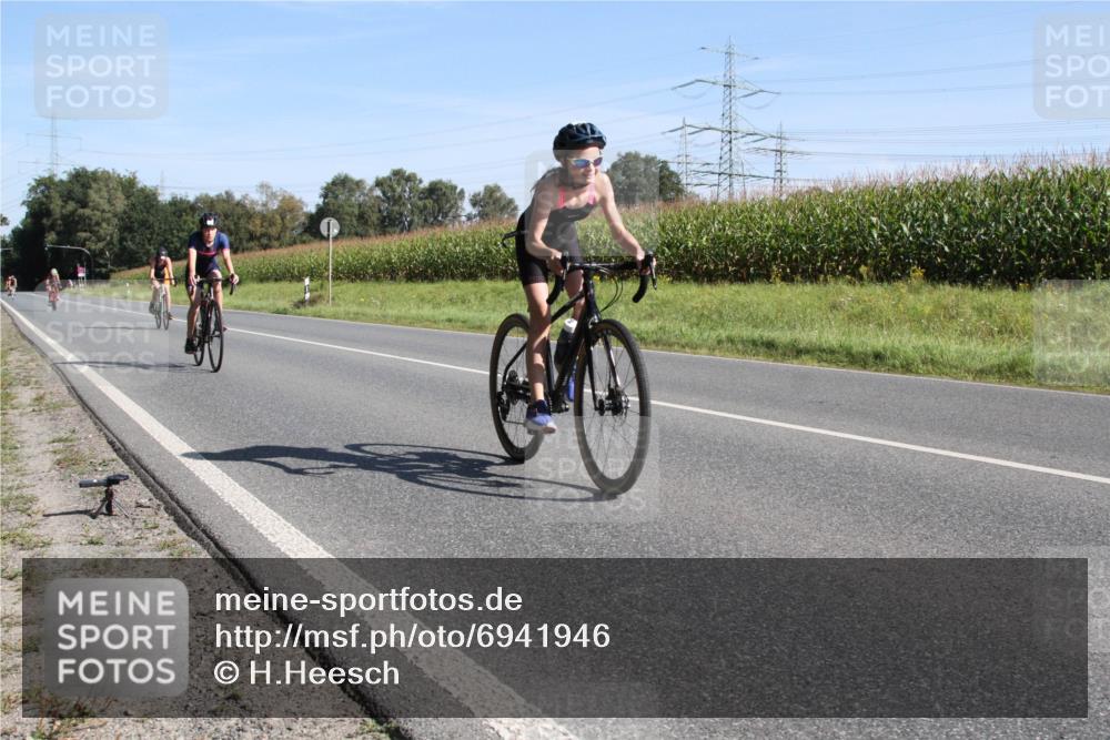 01.09.2024 - 17. Tribühne Triathlon H.Heesch http://msf.ph/oto/6941946 01.09.2024 10:48:10 Radfahren 172, 174, 225, 243, 281 meine-sportfotos.de