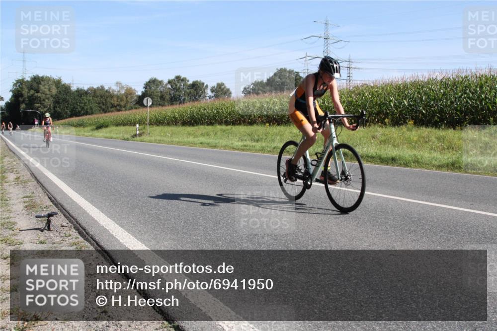 01.09.2024 - 17. Tribühne Triathlon H.Heesch http://msf.ph/oto/6941950 01.09.2024 10:48:12 Radfahren 172, 174, 225, 281 meine-sportfotos.de