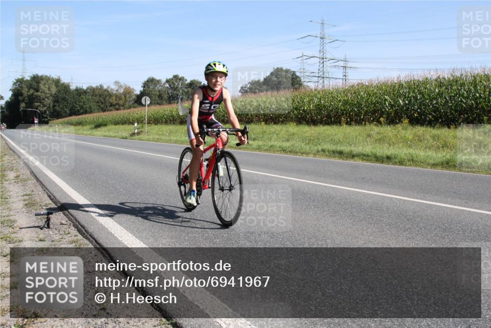 01.09.2024 - 17. Tribühne Triathlon H.Heesch http://msf.ph/oto/6941967 01.09.2024 10:49:20 Radfahren 173, 195, 216 meine-sportfotos.de