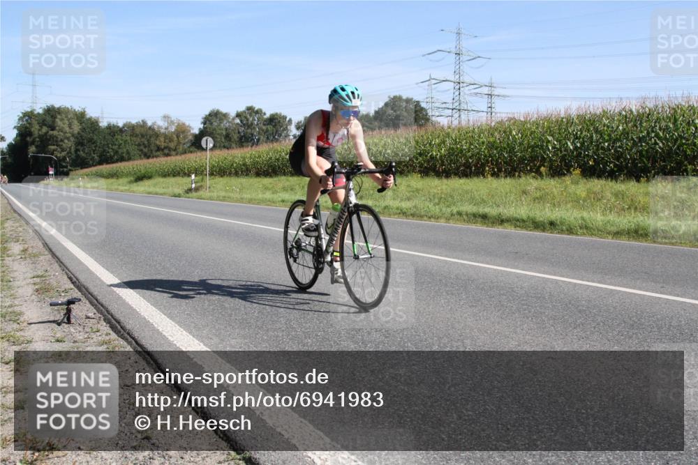 01.09.2024 - 17. Tribühne Triathlon H.Heesch http://msf.ph/oto/6941983 01.09.2024 10:50:25 Radfahren 178, 241 meine-sportfotos.de