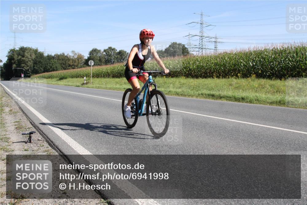 01.09.2024 - 17. Tribühne Triathlon H.Heesch http://msf.ph/oto/6941998 01.09.2024 10:51:59 Radfahren 190, 203 meine-sportfotos.de