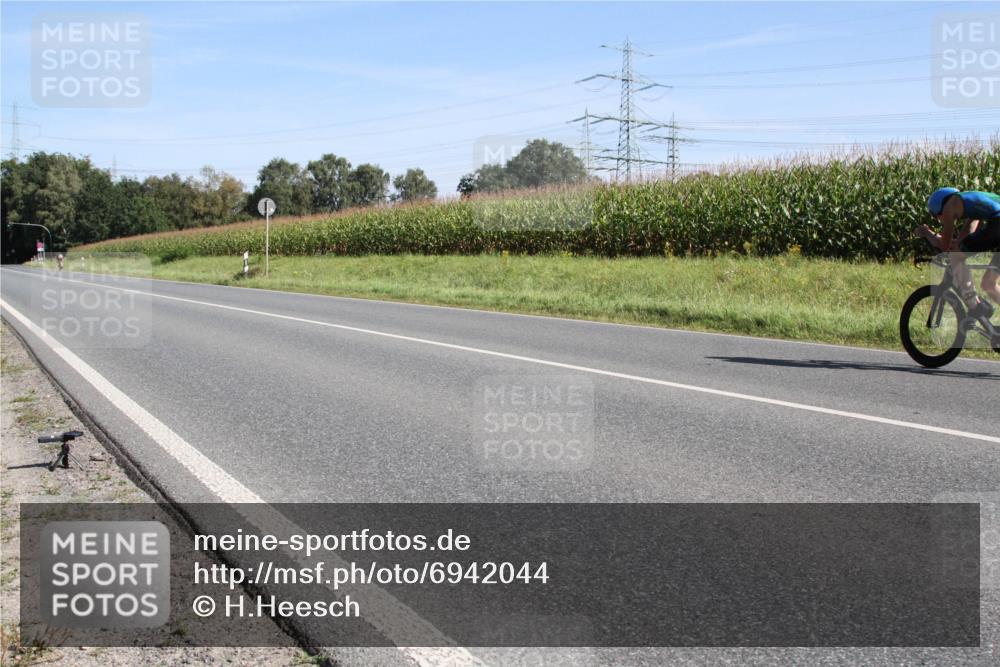 01.09.2024 - 17. Tribühne Triathlon H.Heesch http://msf.ph/oto/6942044 01.09.2024 10:56:45 Radfahren 351, 370, 437 meine-sportfotos.de