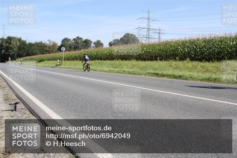 01.09.2024 - 17. Tribühne Triathlon H.Heesch http://msf.ph/oto/6942049 01.09.2024 10:56:51 Radfahren 370, 437 meine-sportfotos.de