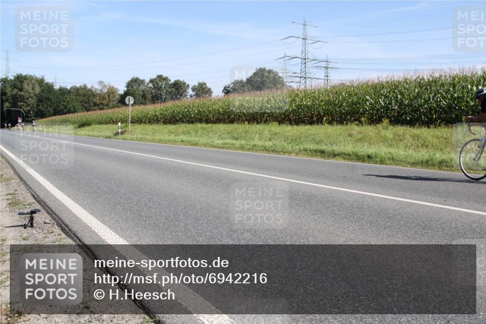 01.09.2024 - 17. Tribühne Triathlon H.Heesch http://msf.ph/oto/6942216 01.09.2024 11:04:21 Radfahren 385, 406, 426 meine-sportfotos.de