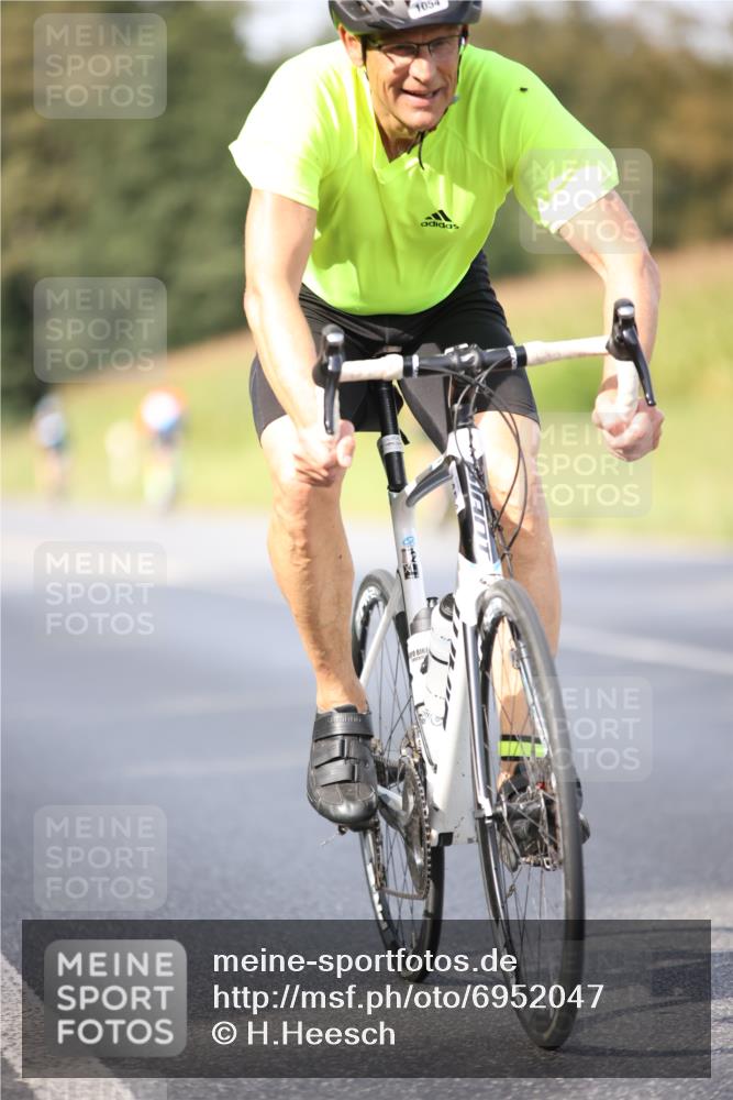 01.09.2024 - 17. Tribühne Triathlon H.Heesch http://msf.ph/oto/6952047 01.09.2024 15:42:14 Radfahren 945, 961, 967, 1054, 1196, 1213, 1217, 1242, 1258, 1269, 1288, 1292 meine-sportfotos.de