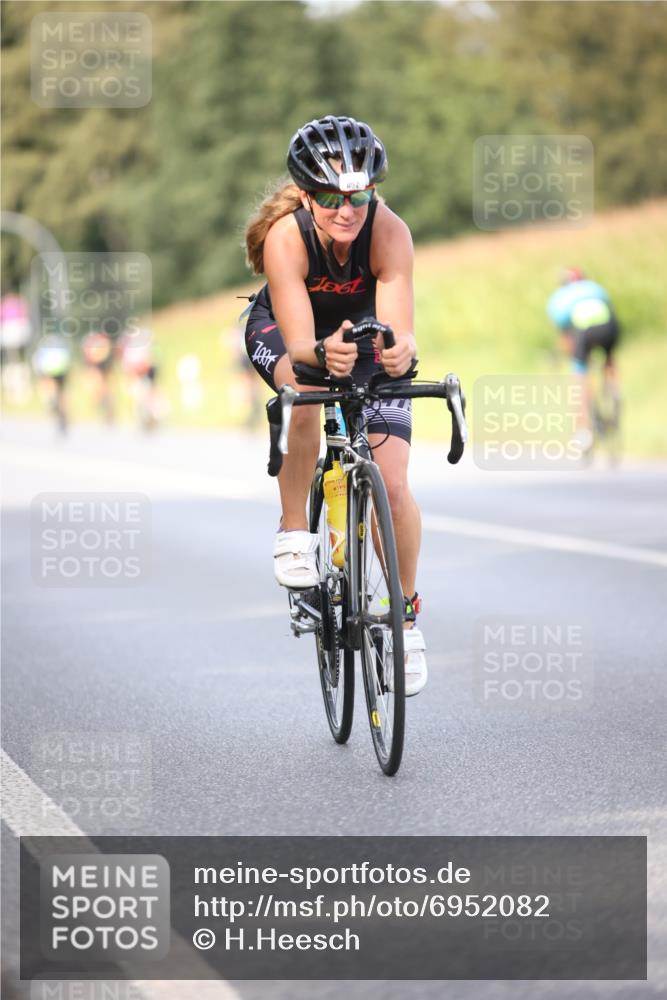 01.09.2024 - 17. Tribühne Triathlon H.Heesch http://msf.ph/oto/6952082 01.09.2024 15:42:44 Radfahren 4, 859, 859, 882, 928, 1032, 1033, 1202, 1245 meine-sportfotos.de