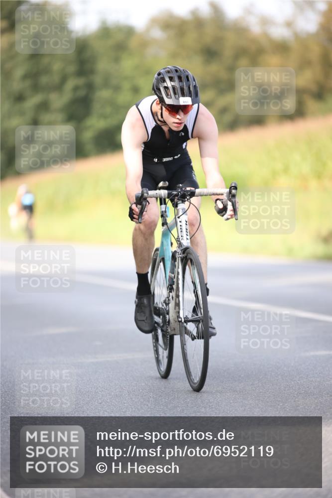 01.09.2024 - 17. Tribühne Triathlon H.Heesch http://msf.ph/oto/6952119 01.09.2024 15:42:59 Radfahren 818, 884, 891, 938, 1296 meine-sportfotos.de