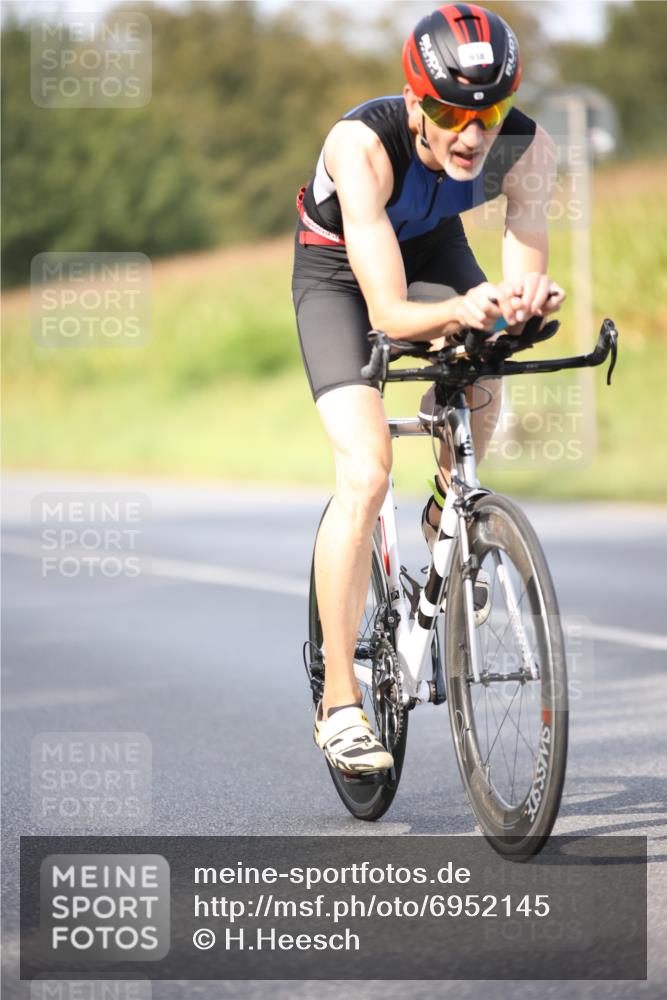 01.09.2024 - 17. Tribühne Triathlon H.Heesch http://msf.ph/oto/6952145 01.09.2024 15:43:09 Radfahren 818, 820, 884, 938, 1029, 1160, 1235, 1277, 1295, 1489 meine-sportfotos.de