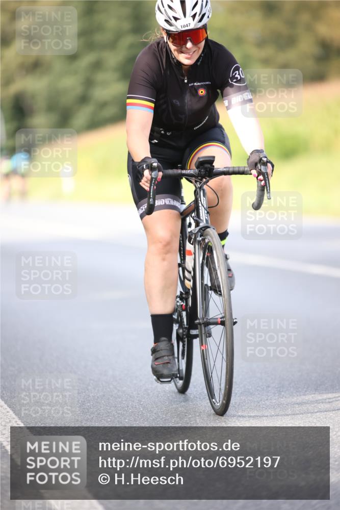 01.09.2024 - 17. Tribühne Triathlon H.Heesch http://msf.ph/oto/6952197 01.09.2024 15:43:20 Radfahren 105, 820, 949, 986, 1045, 1047, 1220, 1277, 1284 meine-sportfotos.de