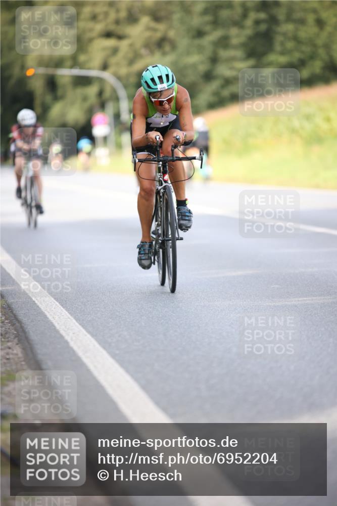 01.09.2024 - 17. Tribühne Triathlon H.Heesch http://msf.ph/oto/6952204 01.09.2024 15:43:24 Radfahren 105, 912, 949, 986, 1045, 1220, 1224, 1282, 1284 meine-sportfotos.de