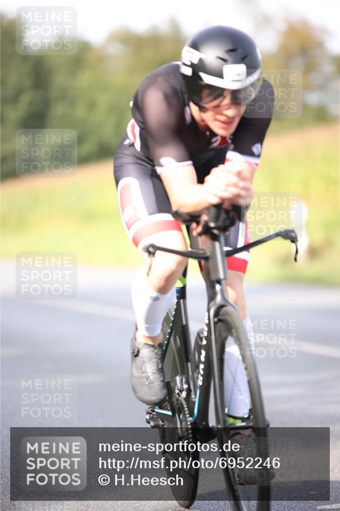 01.09.2024 - 17. Tribühne Triathlon H.Heesch http://msf.ph/oto/6952246 01.09.2024 15:43:44 Radfahren 1149, 1190, 1227, 1237 meine-sportfotos.de