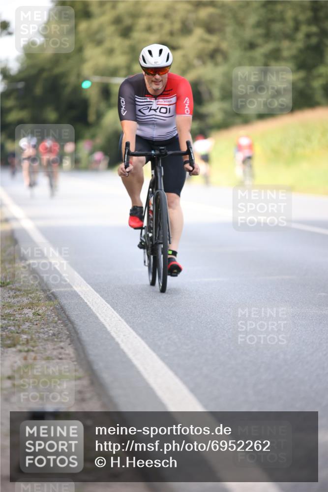 01.09.2024 - 17. Tribühne Triathlon H.Heesch http://msf.ph/oto/6952262 01.09.2024 15:44:08 Radfahren 821, 929, 974, 1139, 1198, 1205, 1226 meine-sportfotos.de