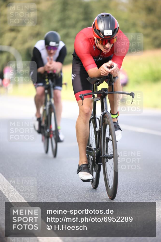 01.09.2024 - 17. Tribühne Triathlon H.Heesch http://msf.ph/oto/6952289 01.09.2024 15:44:12 Radfahren 831, 918, 929, 974, 1139, 1205, 1219, 1490 meine-sportfotos.de