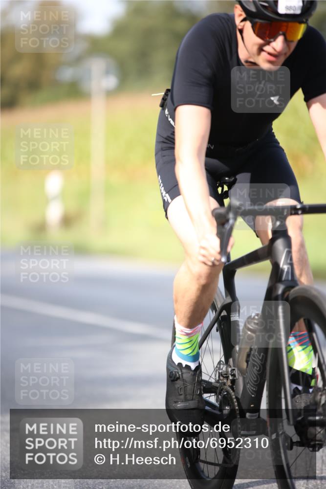 01.09.2024 - 17. Tribühne Triathlon H.Heesch http://msf.ph/oto/6952310 01.09.2024 15:44:29 Radfahren 816, 875, 980, 1046, 1136, 1211, 1299, 1491, 1491 meine-sportfotos.de