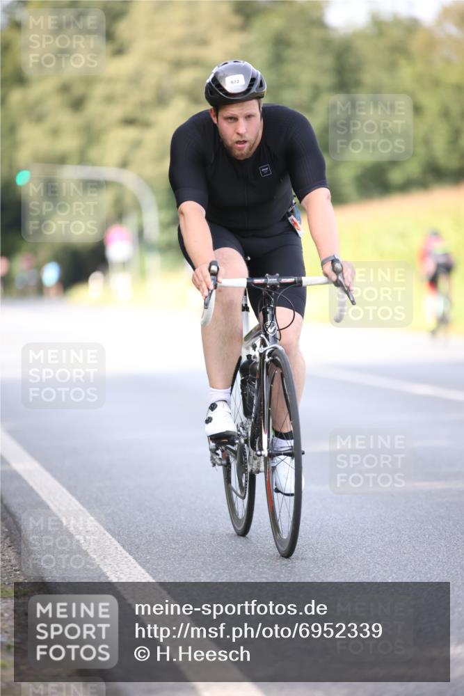 01.09.2024 - 17. Tribühne Triathlon H.Heesch http://msf.ph/oto/6952339 01.09.2024 15:44:41 Radfahren 816, 893, 897, 915, 936, 962, 972 meine-sportfotos.de
