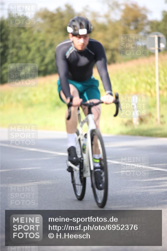 01.09.2024 - 17. Tribühne Triathlon H.Heesch http://msf.ph/oto/6952376 01.09.2024 15:45:12 Radfahren 829, 1056, 1058, 1201, 1279, 1281 meine-sportfotos.de