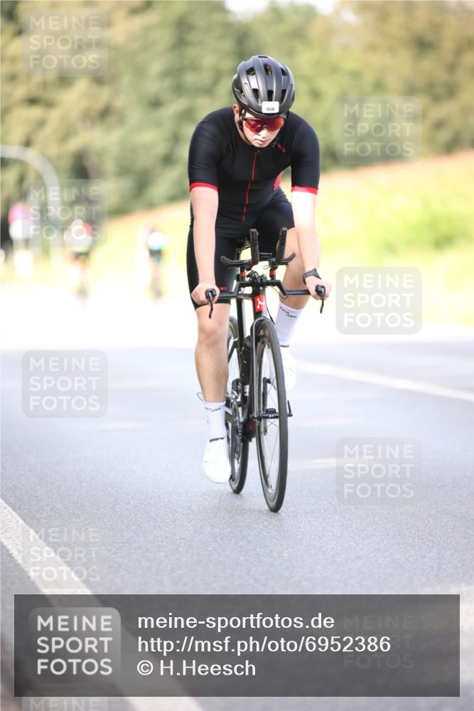 01.09.2024 - 17. Tribühne Triathlon H.Heesch http://msf.ph/oto/6952386 01.09.2024 15:45:28 Radfahren 817, 954, 959, 960 meine-sportfotos.de