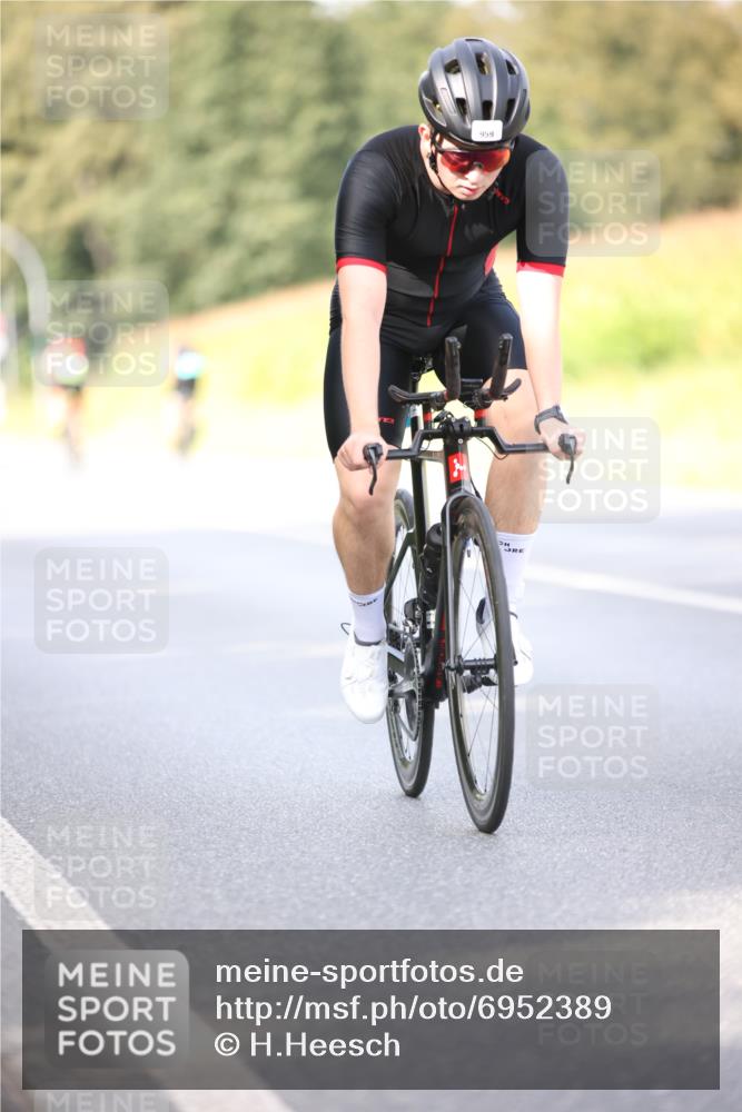 01.09.2024 - 17. Tribühne Triathlon H.Heesch http://msf.ph/oto/6952389 01.09.2024 15:45:29 Radfahren 817, 954, 959, 960 meine-sportfotos.de