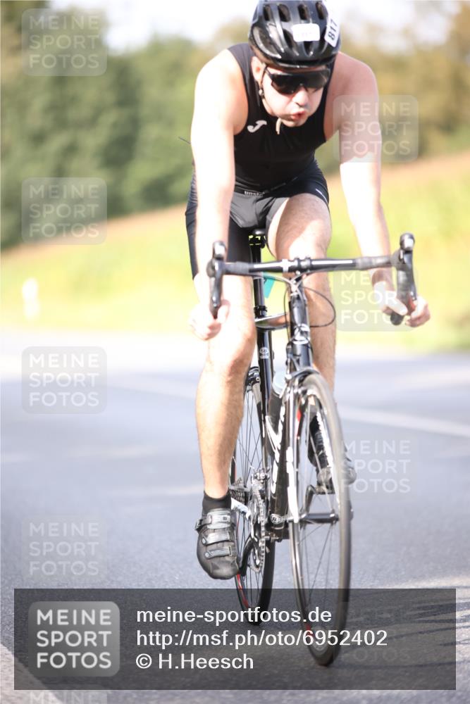 01.09.2024 - 17. Tribühne Triathlon H.Heesch http://msf.ph/oto/6952402 01.09.2024 15:45:32 Radfahren 817, 954, 959, 960, 1159 meine-sportfotos.de