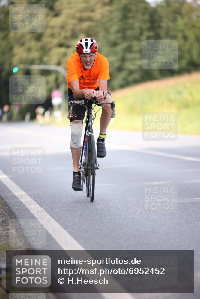 01.09.2024 - 17. Tribühne Triathlon H.Heesch http://msf.ph/oto/6952452 01.09.2024 15:45:59 Radfahren 826, 898, 956, 1125 meine-sportfotos.de