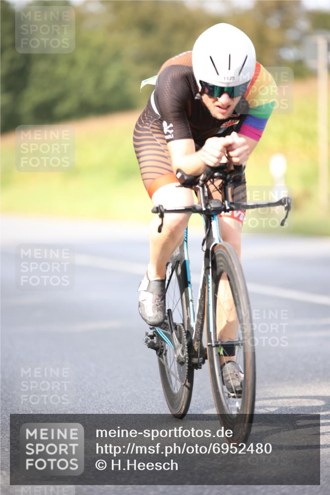01.09.2024 - 17. Tribühne Triathlon H.Heesch http://msf.ph/oto/6952480 01.09.2024 15:46:03 Radfahren 898, 931, 933, 956, 1125, 1169 meine-sportfotos.de