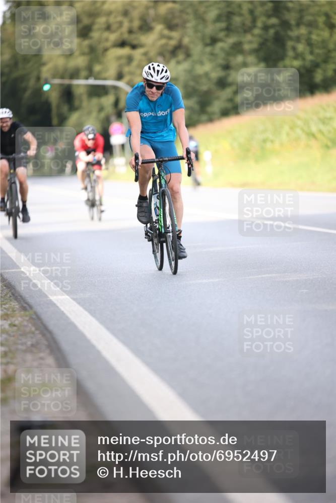 01.09.2024 - 17. Tribühne Triathlon H.Heesch http://msf.ph/oto/6952497 01.09.2024 15:46:16 Radfahren 182, 885, 916, 920, 923, 1030, 1137 meine-sportfotos.de