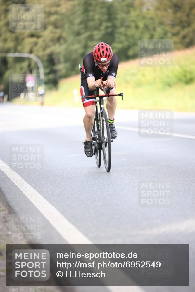 01.09.2024 - 17. Tribühne Triathlon H.Heesch http://msf.ph/oto/6952549 01.09.2024 15:46:27 Radfahren 830, 889, 899, 968, 1163, 1189, 1204 meine-sportfotos.de