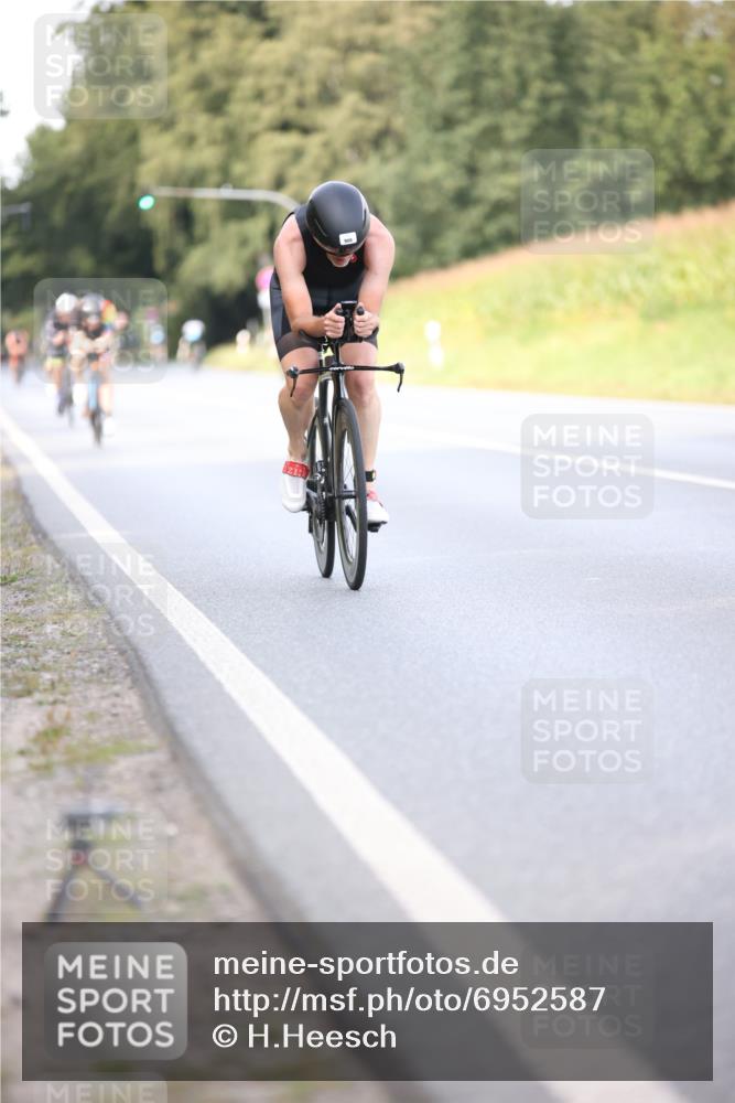 01.09.2024 - 17. Tribühne Triathlon H.Heesch http://msf.ph/oto/6952587 01.09.2024 15:46:47 Radfahren 345, 908, 958, 1126, 1132, 1173, 1175, 1297, 1436, 1436 meine-sportfotos.de